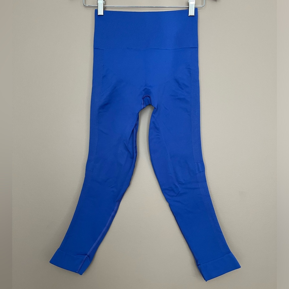 {Lululemon} Zone In Crop Leggings in Sapphire Blue - Womens 6
